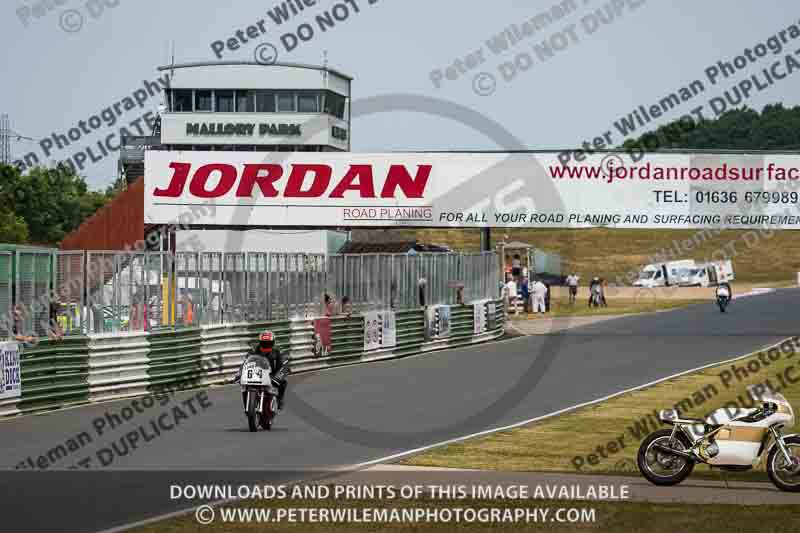 Vintage motorcycle club;eventdigitalimages;mallory park;mallory park trackday photographs;no limits trackdays;peter wileman photography;trackday digital images;trackday photos;vmcc festival 1000 bikes photographs